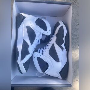 Gray white JORDAN AIR size 9 all most new